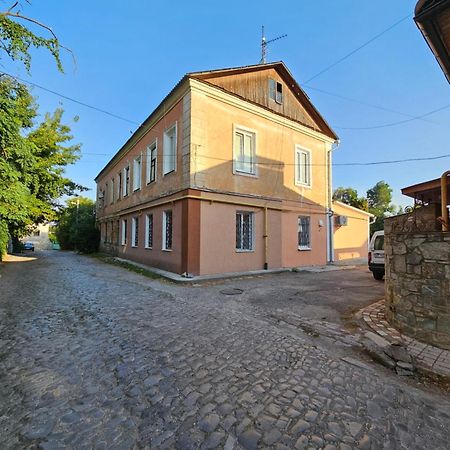Petropavlivska Apartment Тиха Вуличка В Центрі Старого Міста Kam'janec'-Podil's'kyj Esterno foto