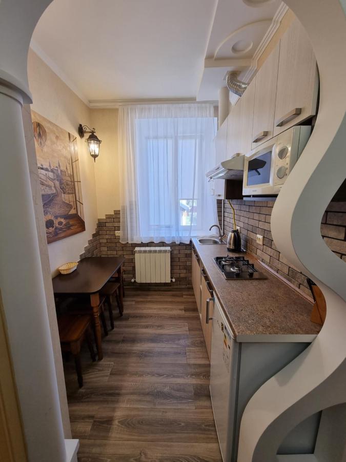Petropavlivska Apartment Тиха Вуличка В Центрі Старого Міста Kam'janec'-Podil's'kyj Esterno foto