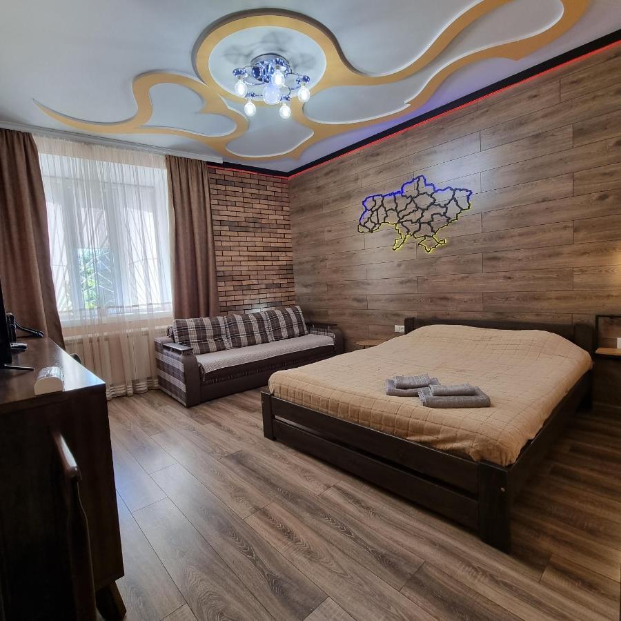 Petropavlivska Apartment Тиха Вуличка В Центрі Старого Міста Kam'janec'-Podil's'kyj Esterno foto