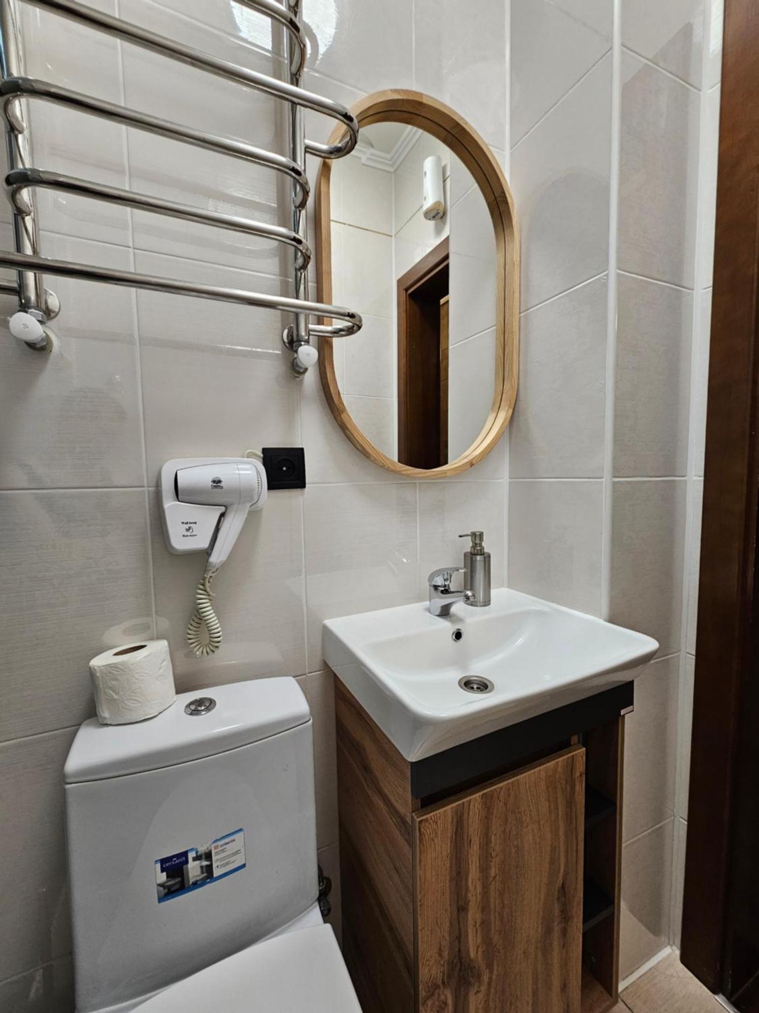 Petropavlivska Apartment Тиха Вуличка В Центрі Старого Міста Kam'janec'-Podil's'kyj Esterno foto