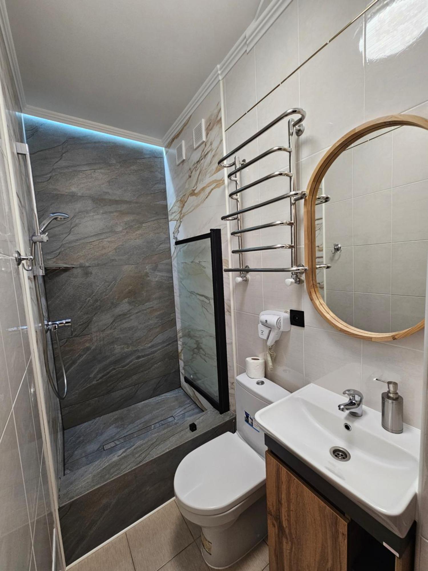Petropavlivska Apartment Тиха Вуличка В Центрі Старого Міста Kam'janec'-Podil's'kyj Esterno foto